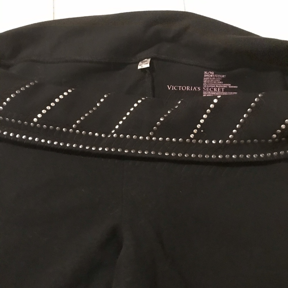 Victoria’s Secret black yoga pants.